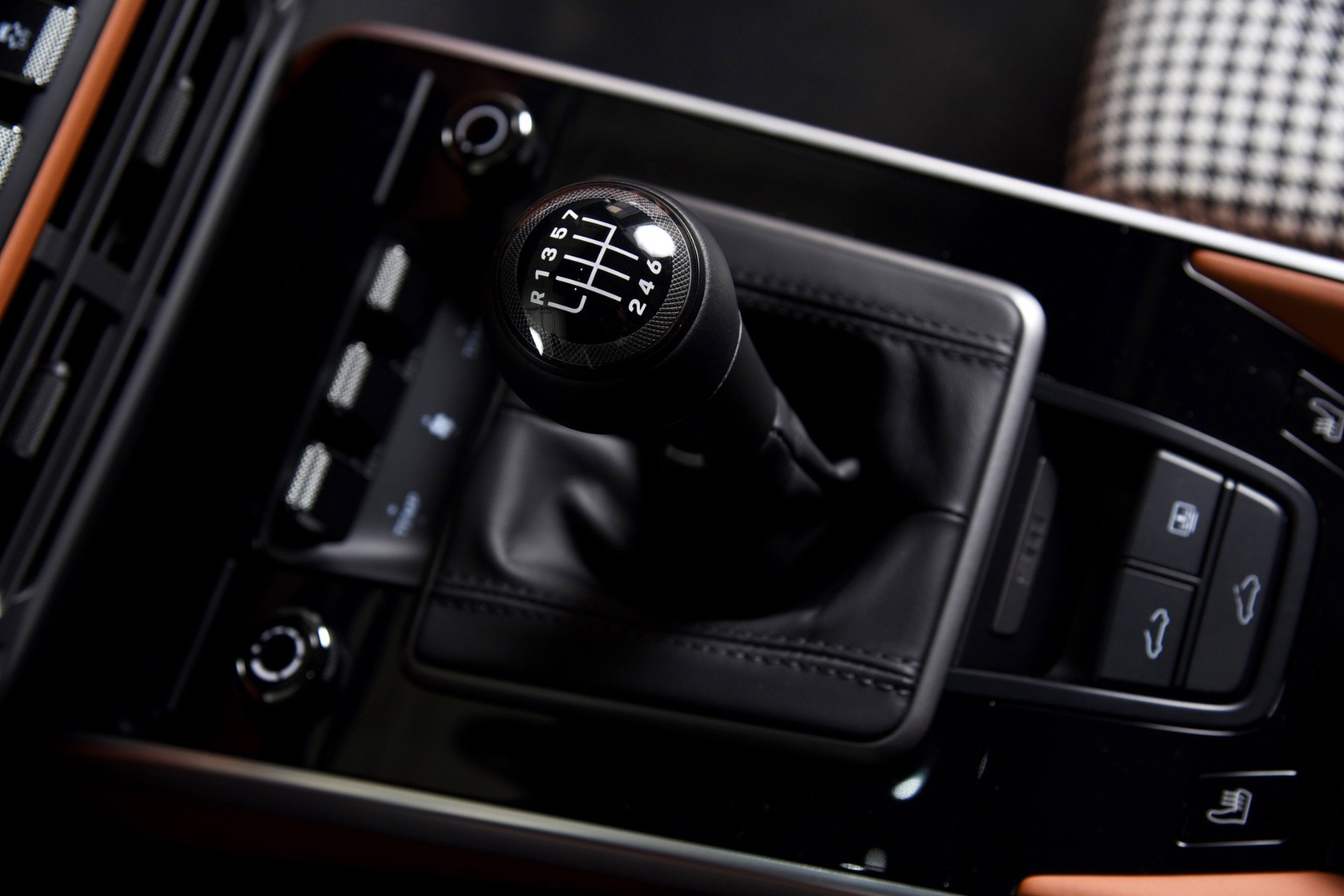 Used 2024 Porsche 911 Carrera S image 6