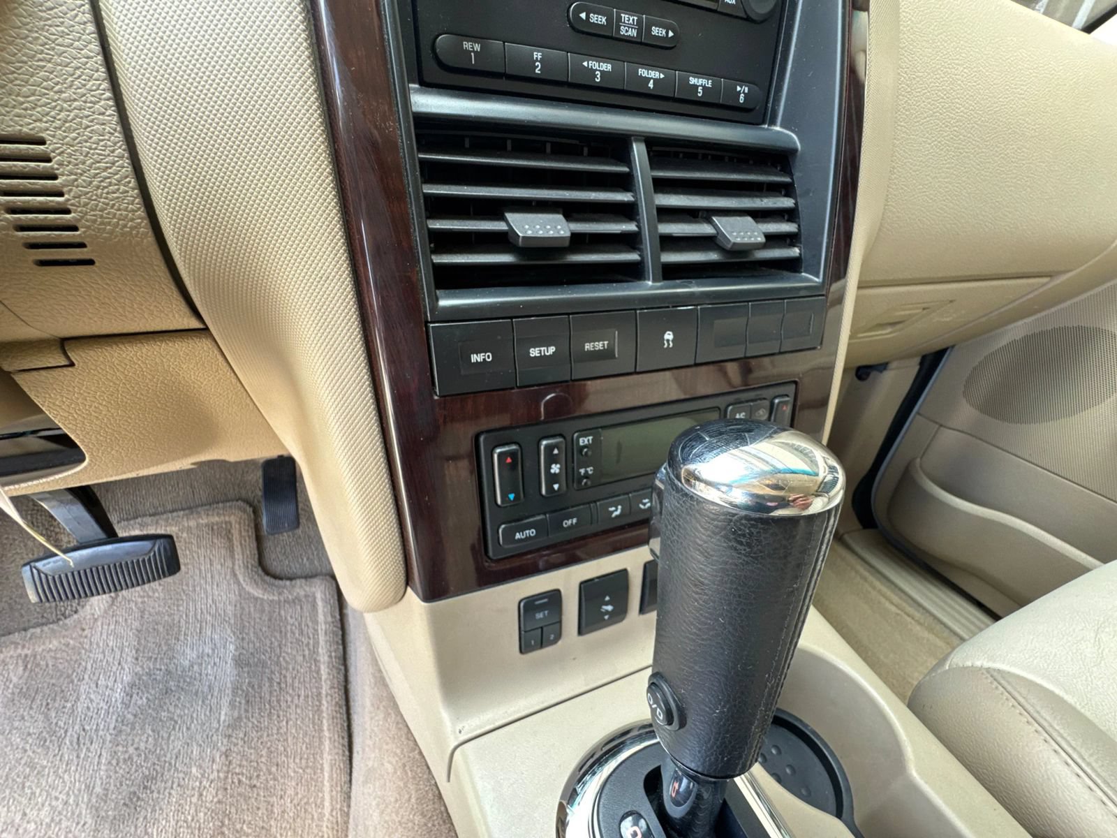 Used 2006 Ford Explorer Limited RWD image 76