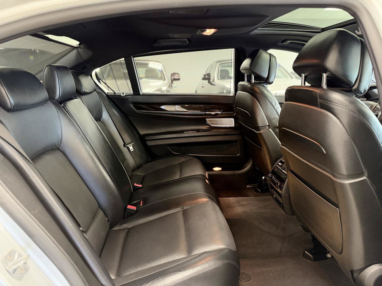 Used 2013 BMW 750Li RWD image 27