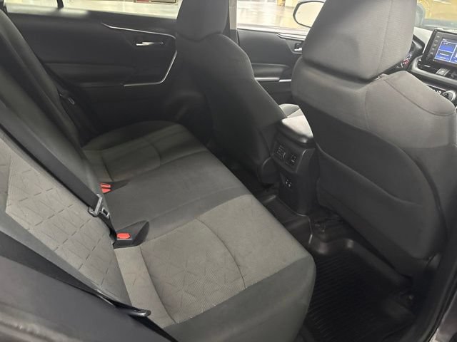 Used 2020 Toyota RAV4 XLE AWD/4WD image 11