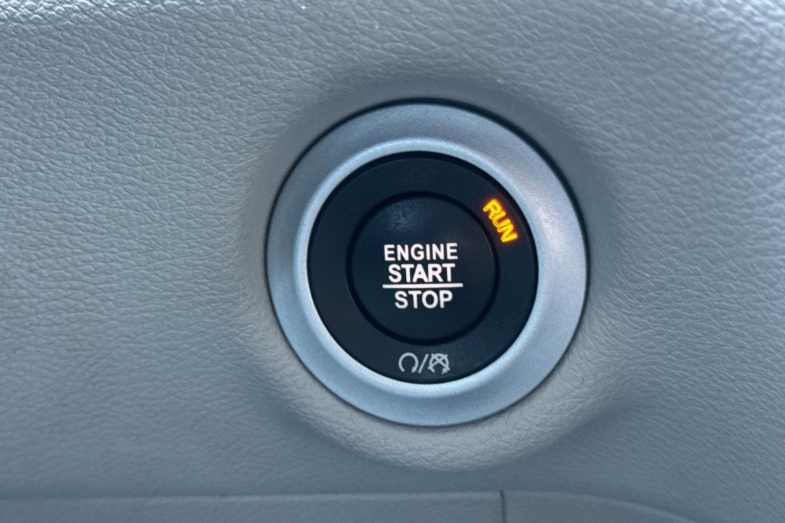 Used 2018 Chrysler Pacifica Touring-L FWD image 23