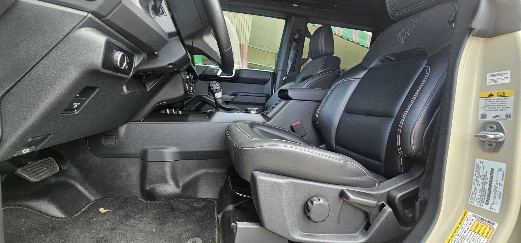 Used 2025 Ford Bronco Badlands w/ Sasquatch Package AWD/4WD image 16