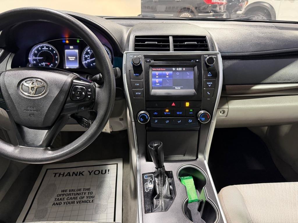 Used 2017 Toyota Camry LE FWD image 21