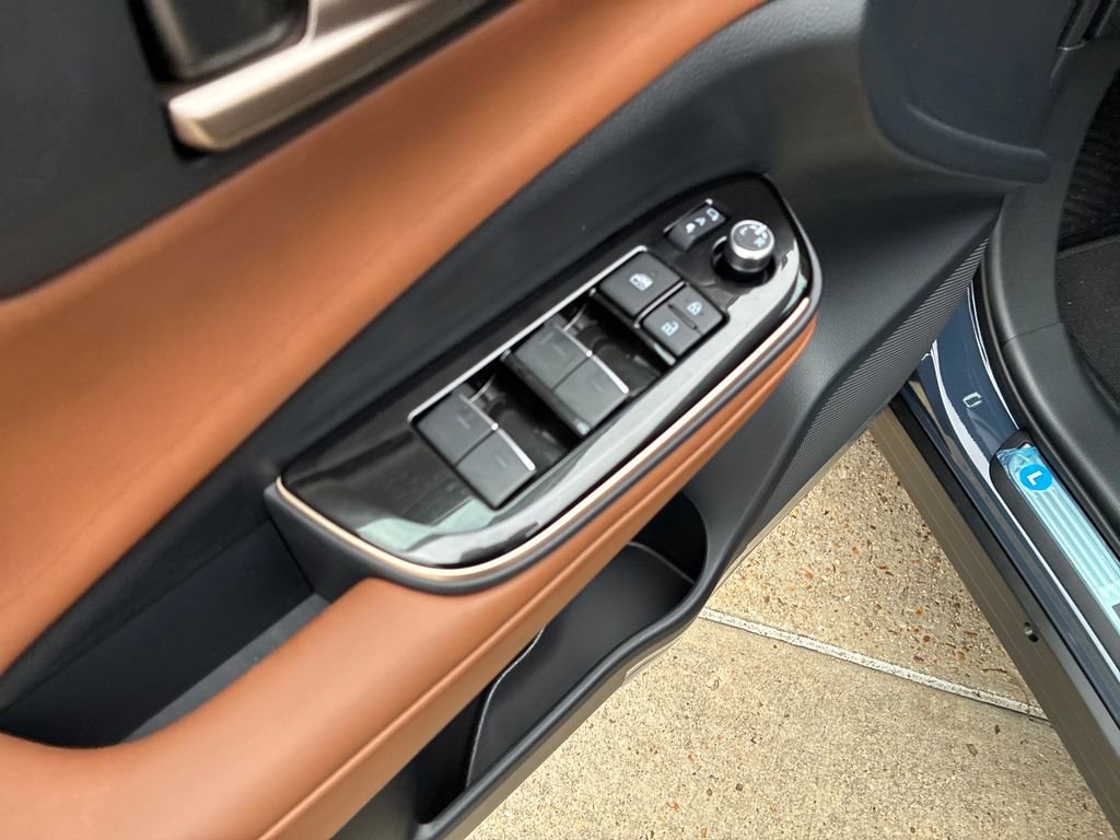 New 2026 Toyota Crown Signia image 13