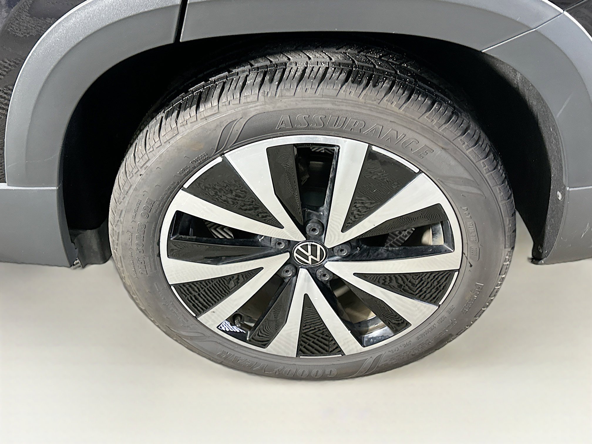 Used 2024 Volkswagen Taos SE image 11