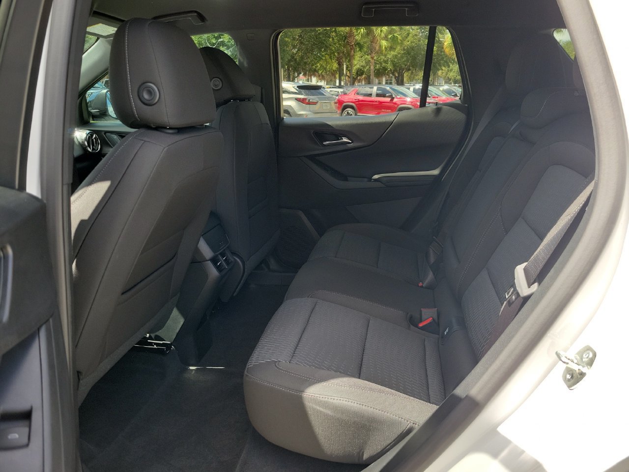 New 2027 Chevrolet Equinox LT FWD image 9