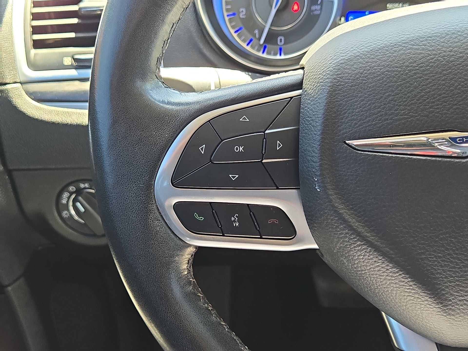 Used 2019 Chrysler 300 Touring w/ Sport Appearance Package RWD image 21