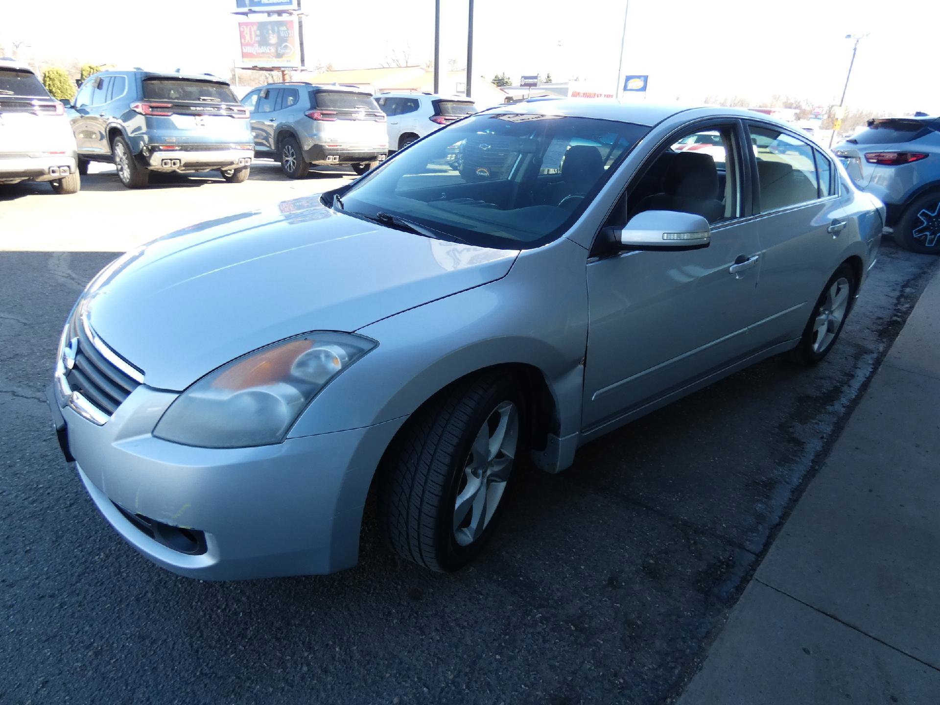 Used 2008 Nissan Altima 3.5 SE FWD image 6