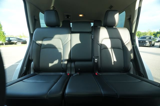 Used 2025 Nissan Pathfinder SL AWD/4WD image 38