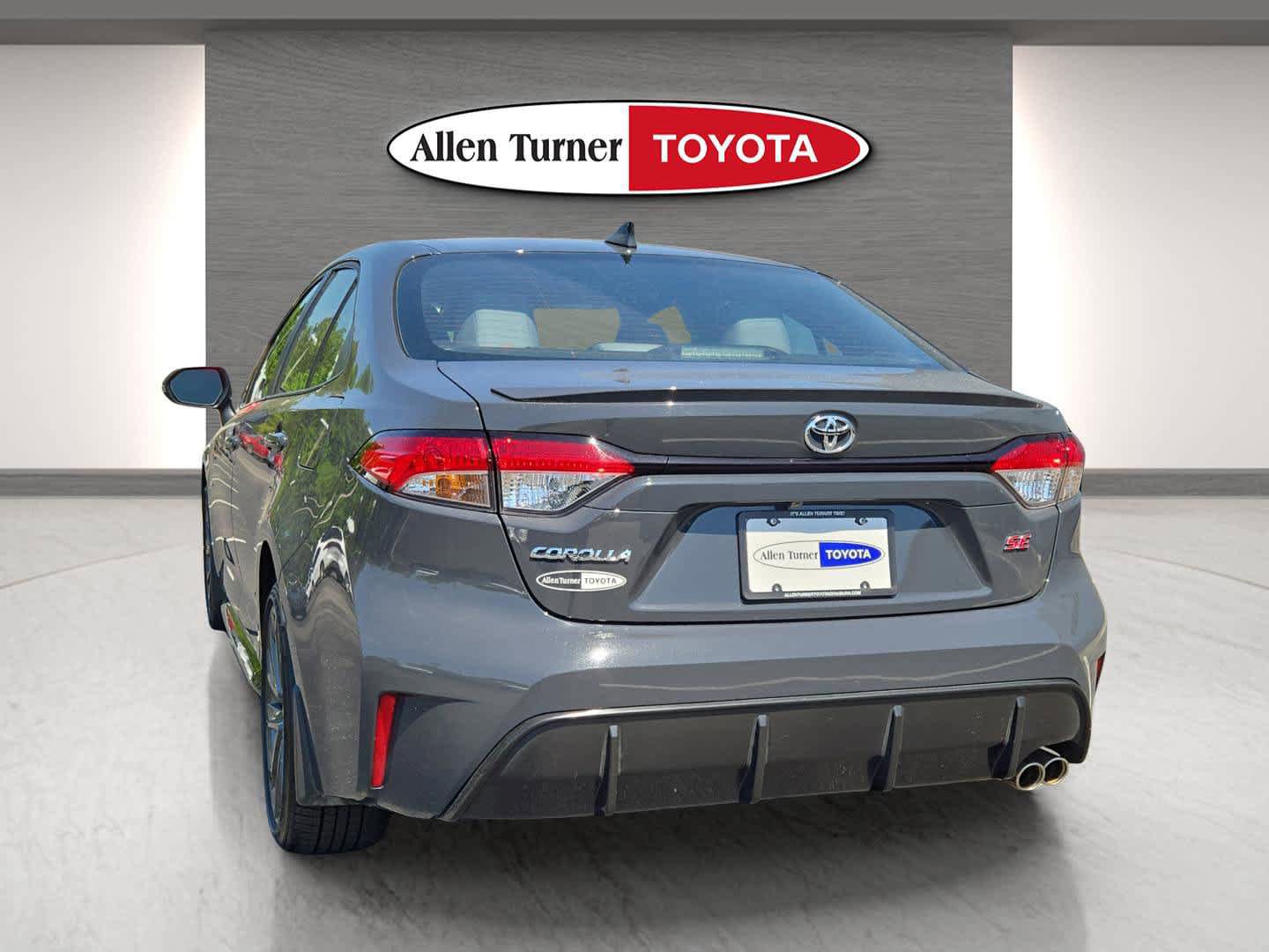 Used 2025 Toyota Corolla SE FWD image 9