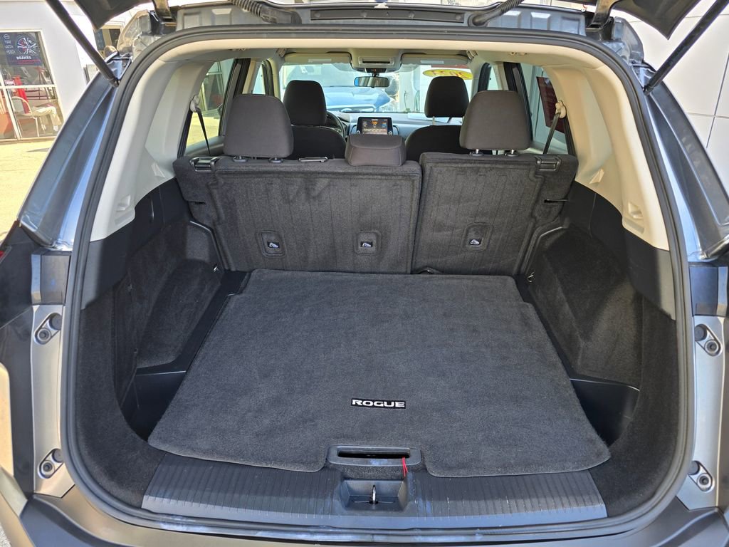 Used 2023 Nissan Rogue S image 14