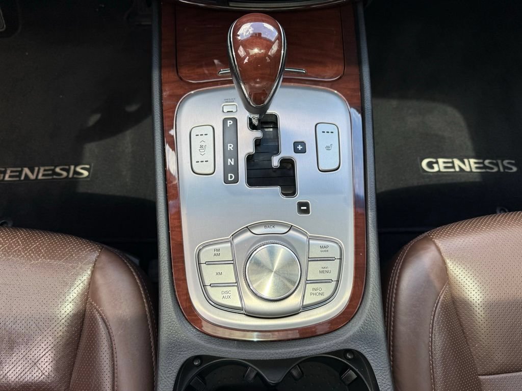 Used 2011 Hyundai Genesis 4.6 RWD image 25