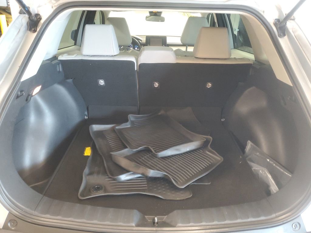 Certified 2022 Toyota Corolla Cross L image 8