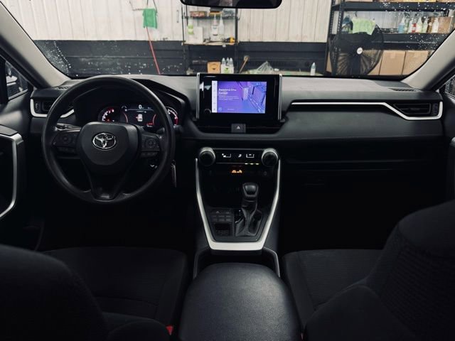 Used 2025 Toyota RAV4 LE image 19