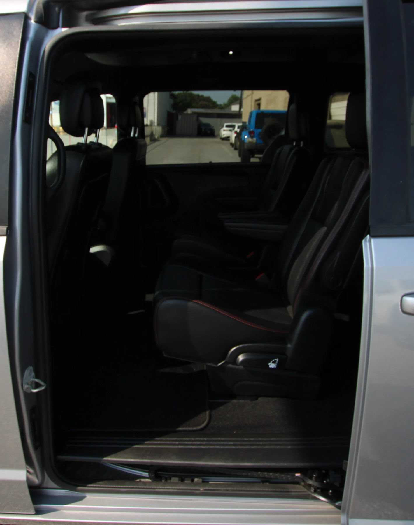 Used 2019 Dodge Grand Caravan GT FWD image 11