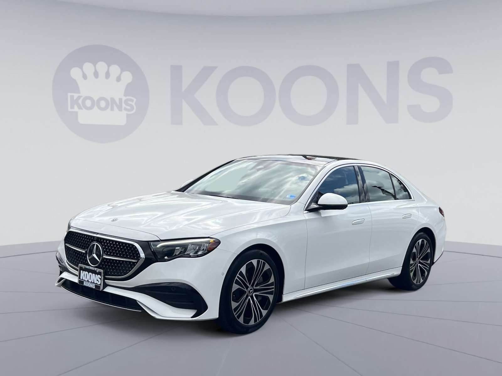 Used 2025 Mercedes-Benz E 450 4MATIC Sedan image 5