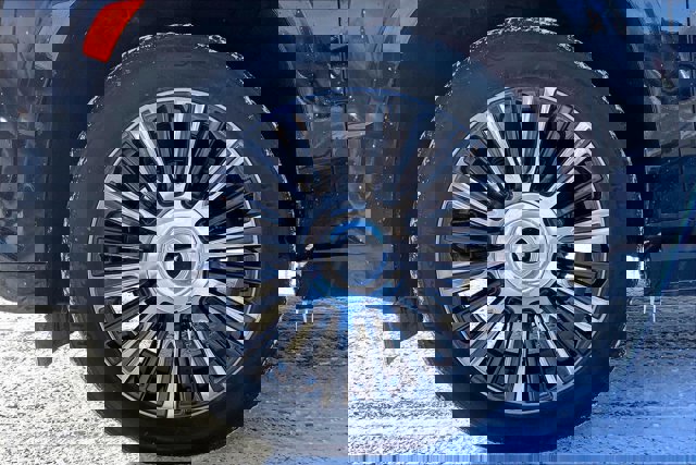 Used 2023 Cadillac Escalade Premium Luxury w/ Performance Package image 8