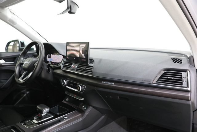 Used 2022 Audi Q5 2.0T Premium Plus w/ Premium Plus Package AWD/4WD image 18