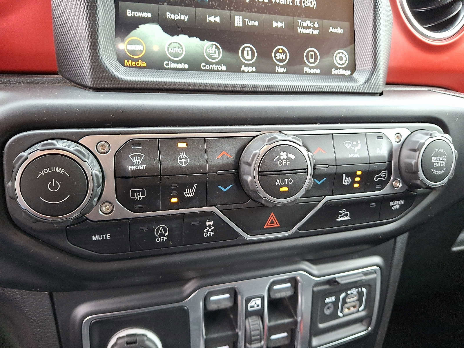 Used 2022 Jeep Wrangler Unlimited Rubicon w/ Cold Weather Group image 17