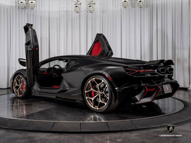 Used 2025 Lamborghini Revuelto AWD/4WD image 16
