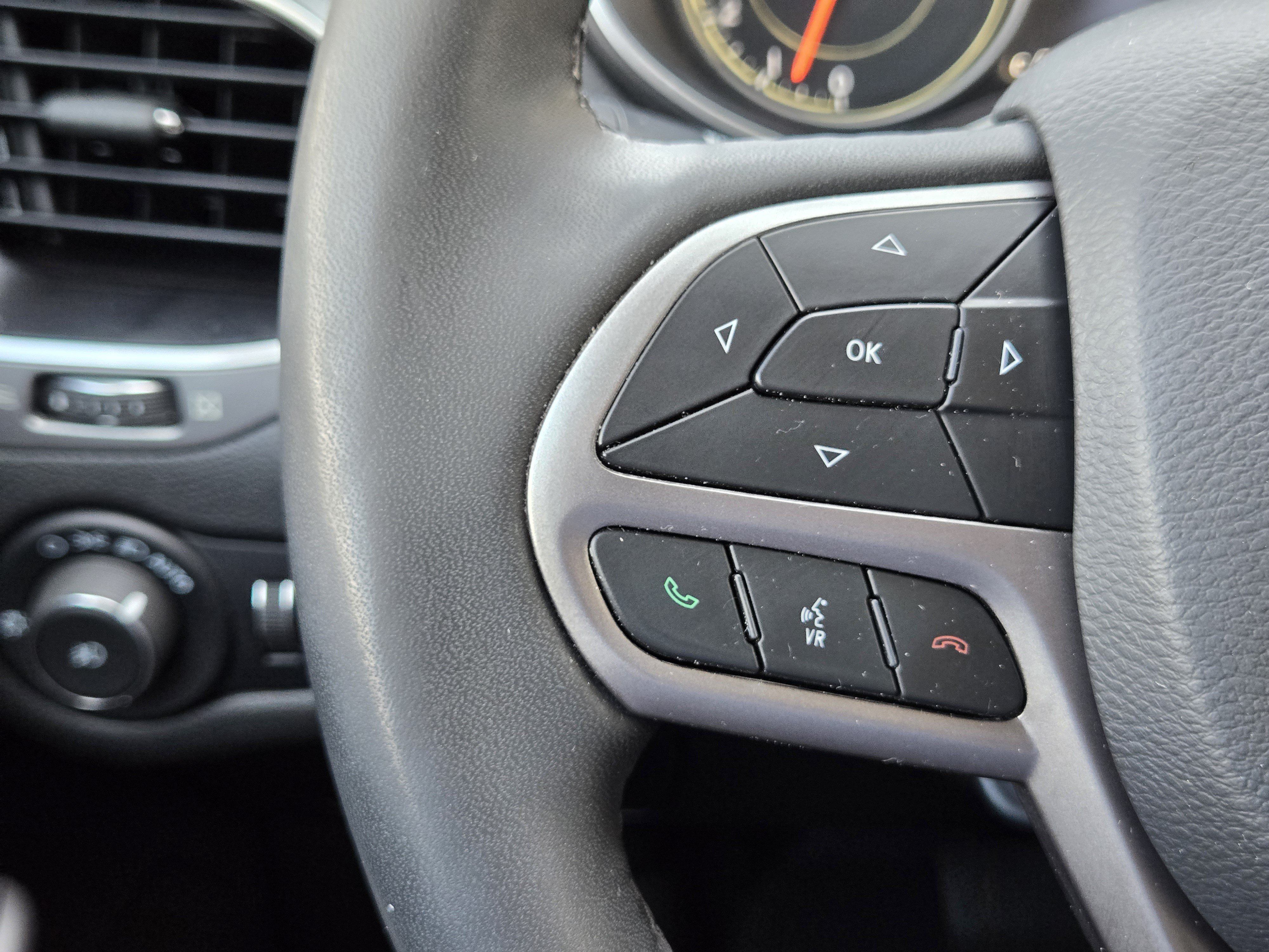 Used 2021 Jeep Cherokee Limited AWD/4WD image 26