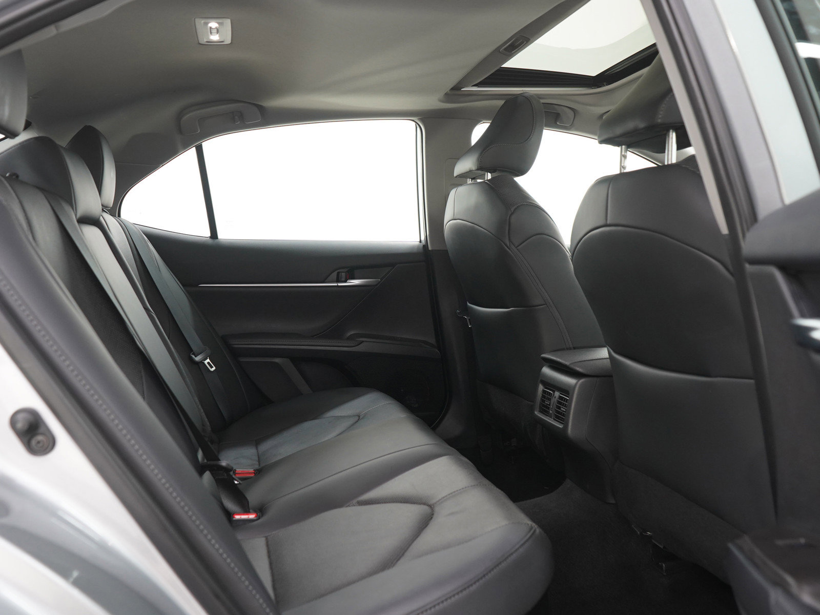 Used 2024 Toyota Camry XLE w/ Navigation Package FWD image 12