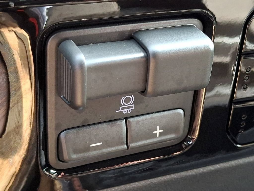 Certified 2026 Chevrolet Silverado 2500 High Country w/ High Country Premium Package AWD/4WD image 28
