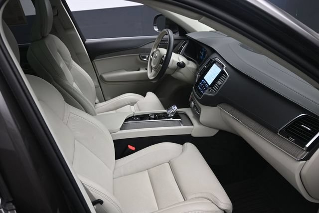 Certified 2023 Volvo XC90 B6 Ultimate w/ Protection Package Premier AWD/4WD image 31