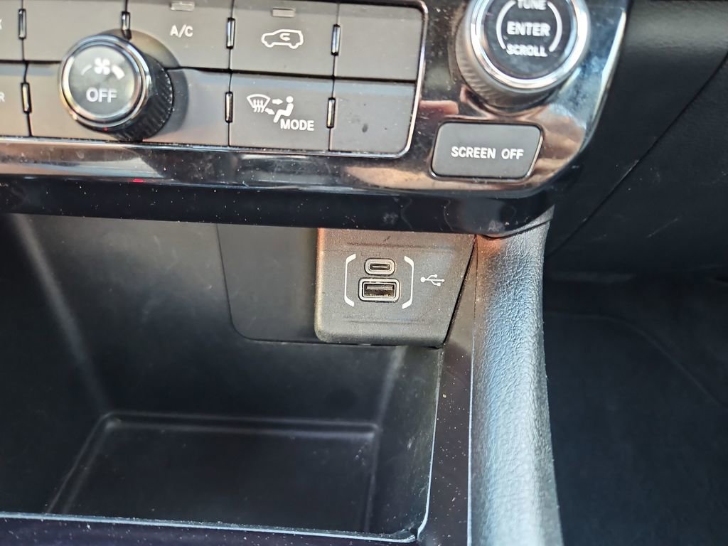 Used 2024 Jeep Compass Latitude image 19