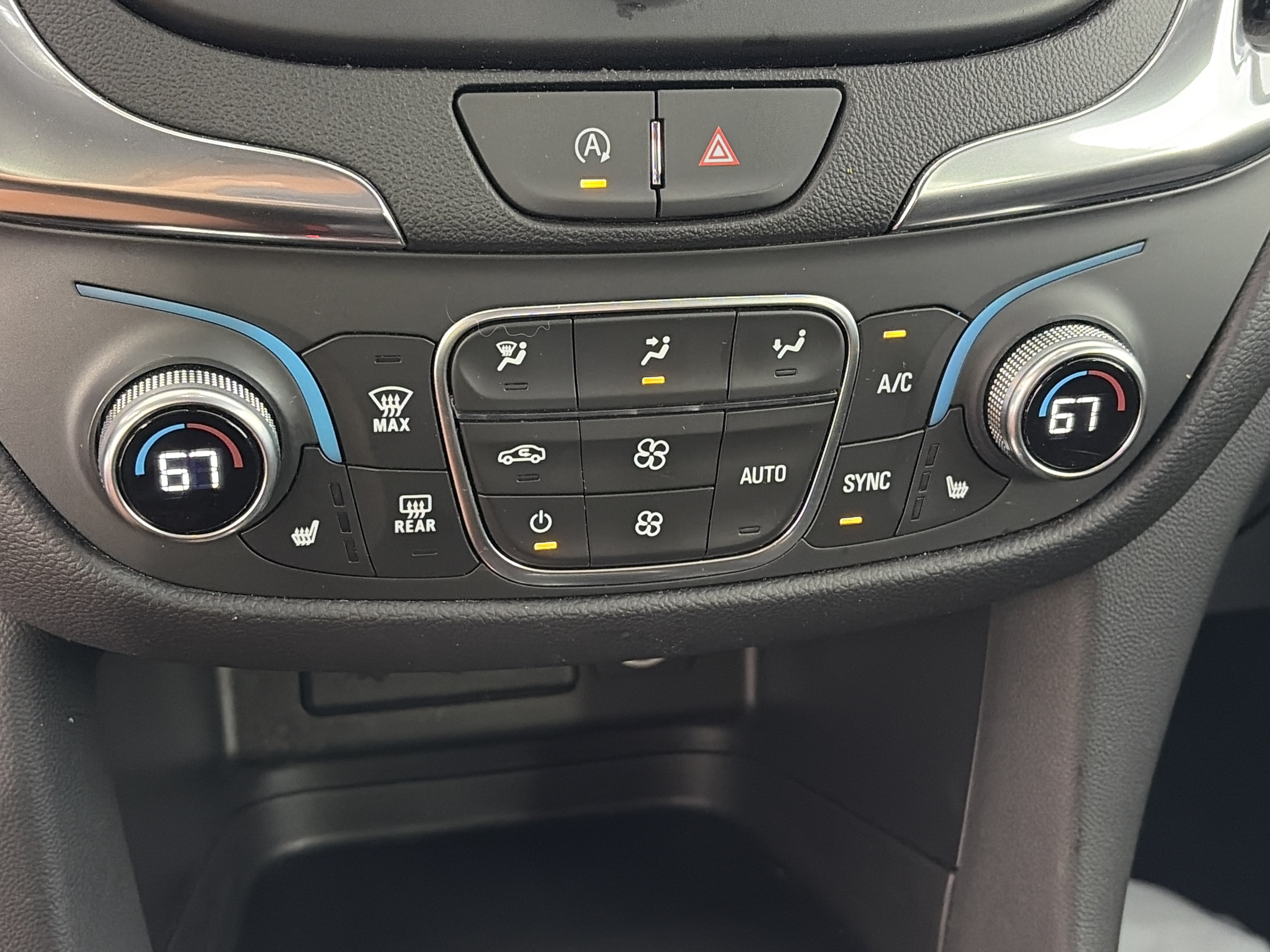 Used 2024 Chevrolet Equinox LT AWD/4WD image 21