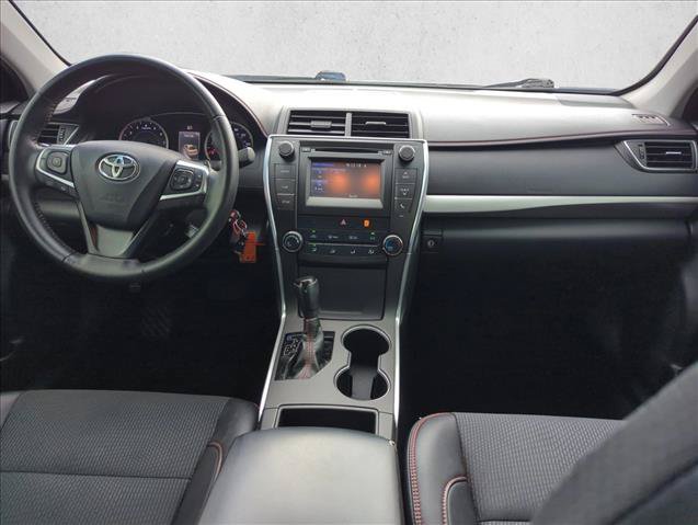 Used 2016 Toyota Camry SE w/ Moonroof Package FWD image 20