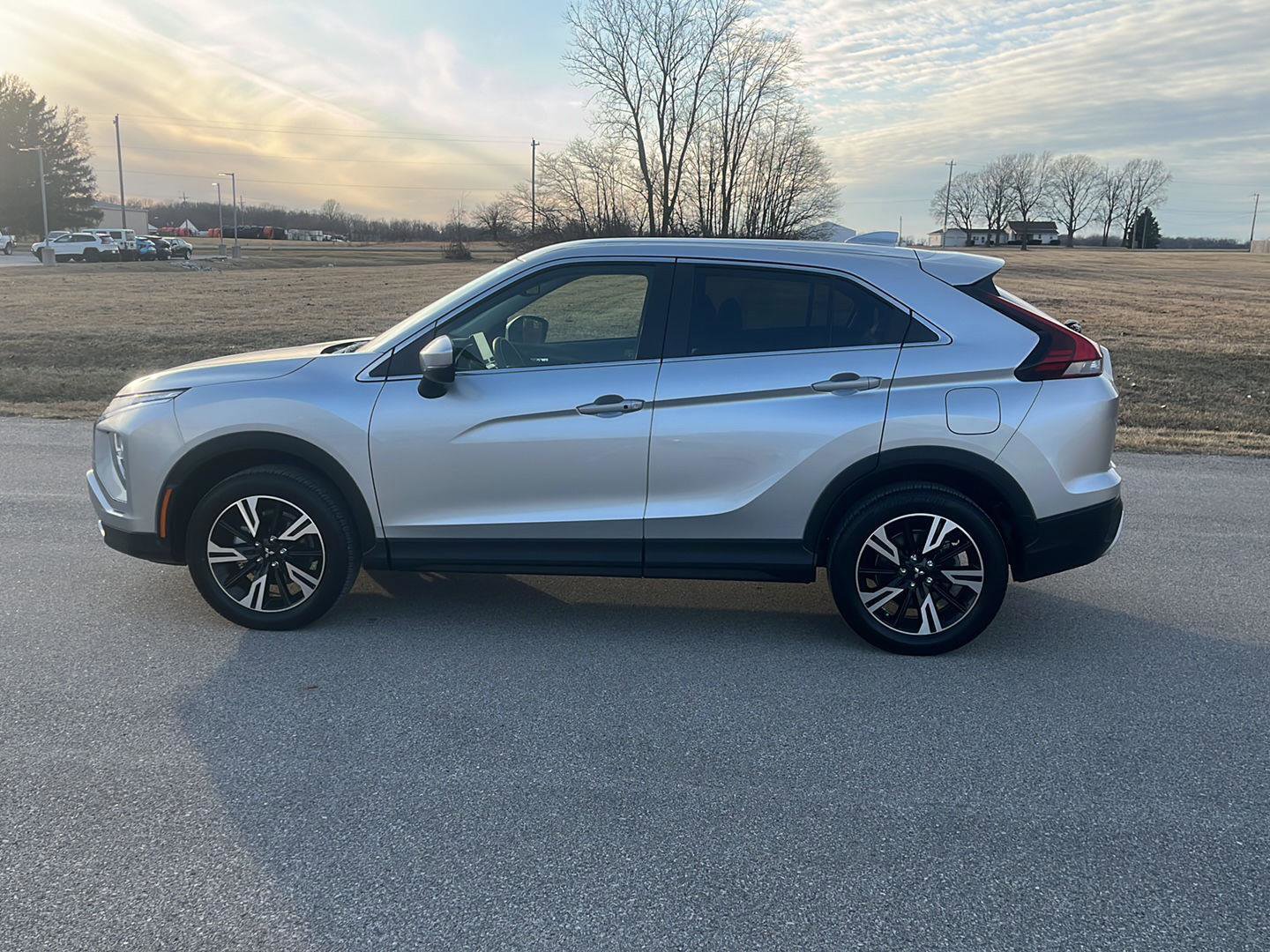 Used 2025 Mitsubishi Eclipse Cross SE image 2