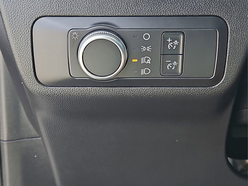 Used 2020 Ford Escape SE image 20