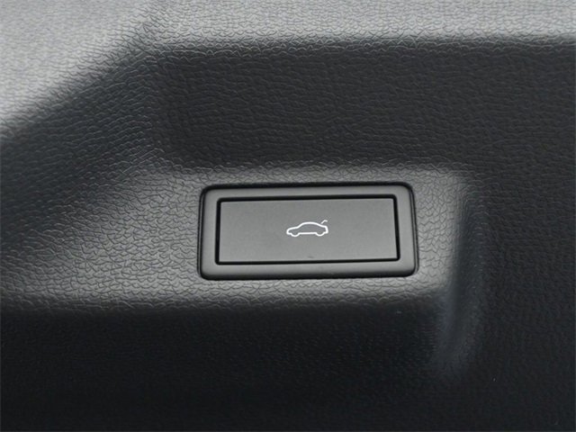 New 2025 Volkswagen ID. Buzz Pro S image 14