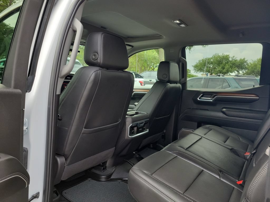 Used 2024 GMC Sierra 1500 Denali w/ Denali Reserve Package AWD/4WD image 11