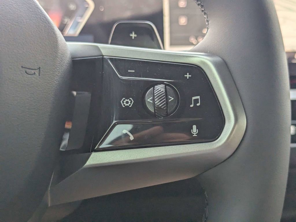 Used 2026 BMW 530i w/ M Sport Package image 25