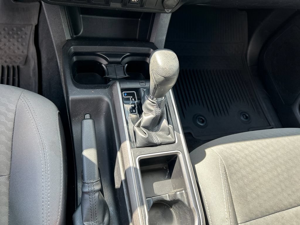 Used 2022 Toyota Tacoma SR5 w/ SR5 Appearance Package (SM) AWD/4WD image 22