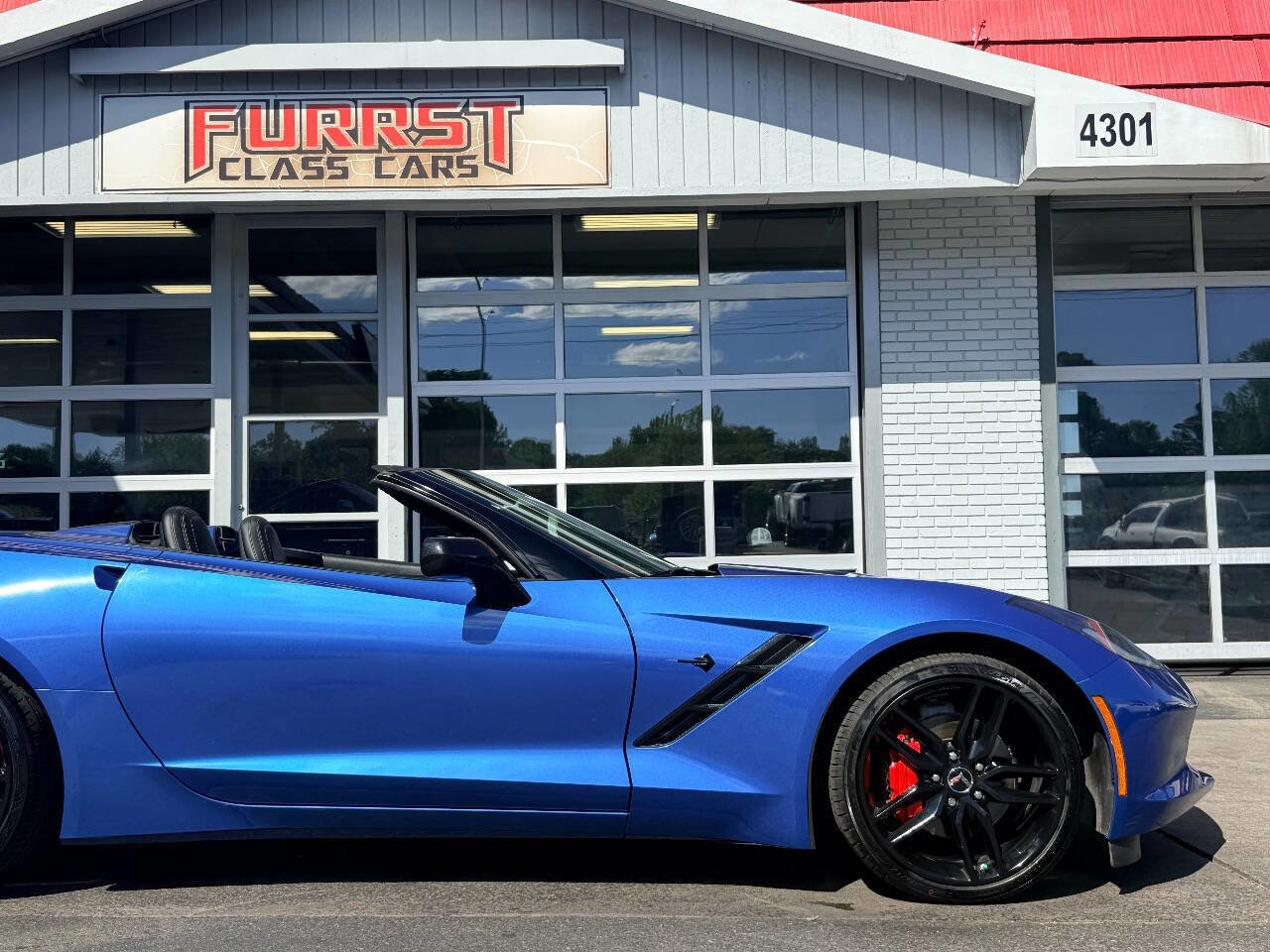 Used 2015 Chevrolet Corvette Stingray Convertible w/ 2LT Preferred Equipment Group RWD image 17