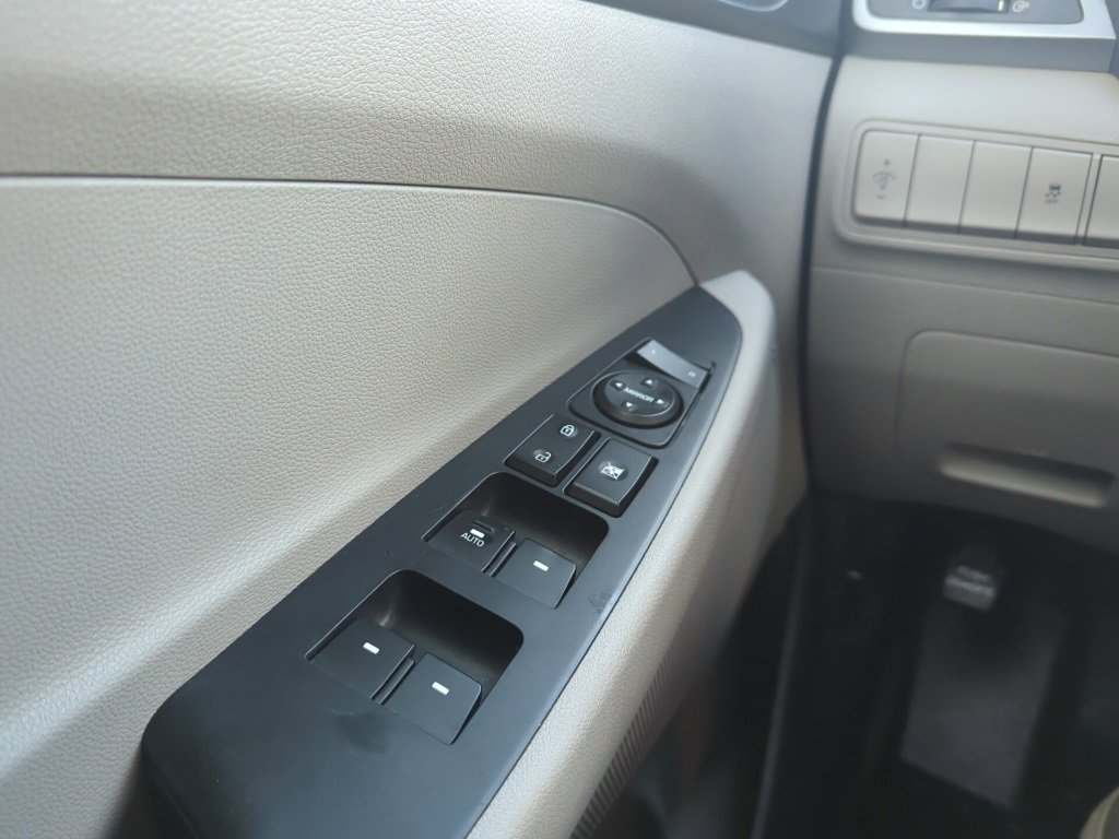 Used 2016 Hyundai Tucson SE w/ Option Group 02 image 21