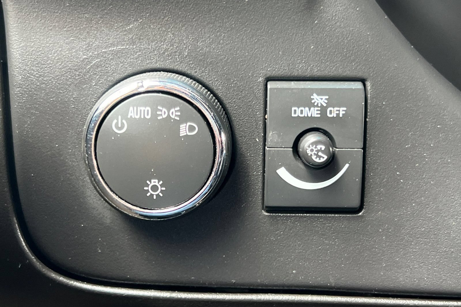 Used 2015 Chevrolet Express 4500 RWD image 32
