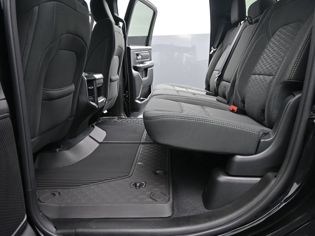 New 2026 RAM 1500 4x4 Crew Cab image 15