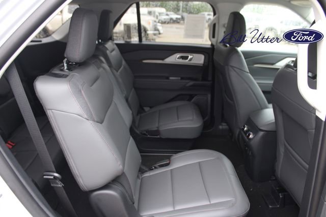 New 2026 Ford Explorer Active RWD image 9