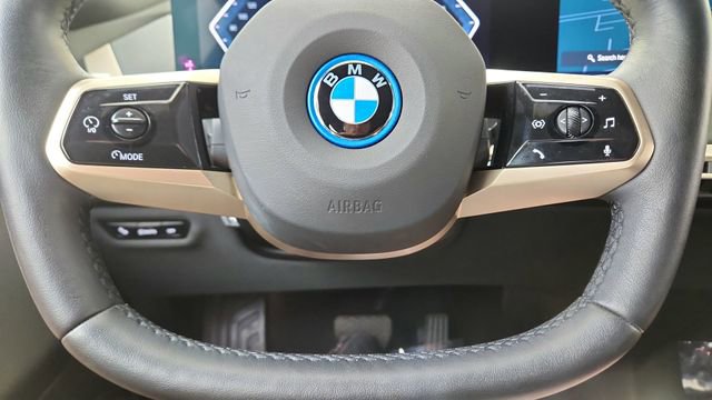 Used 2024 BMW iX xDrive50 w/ Premium Package image 41