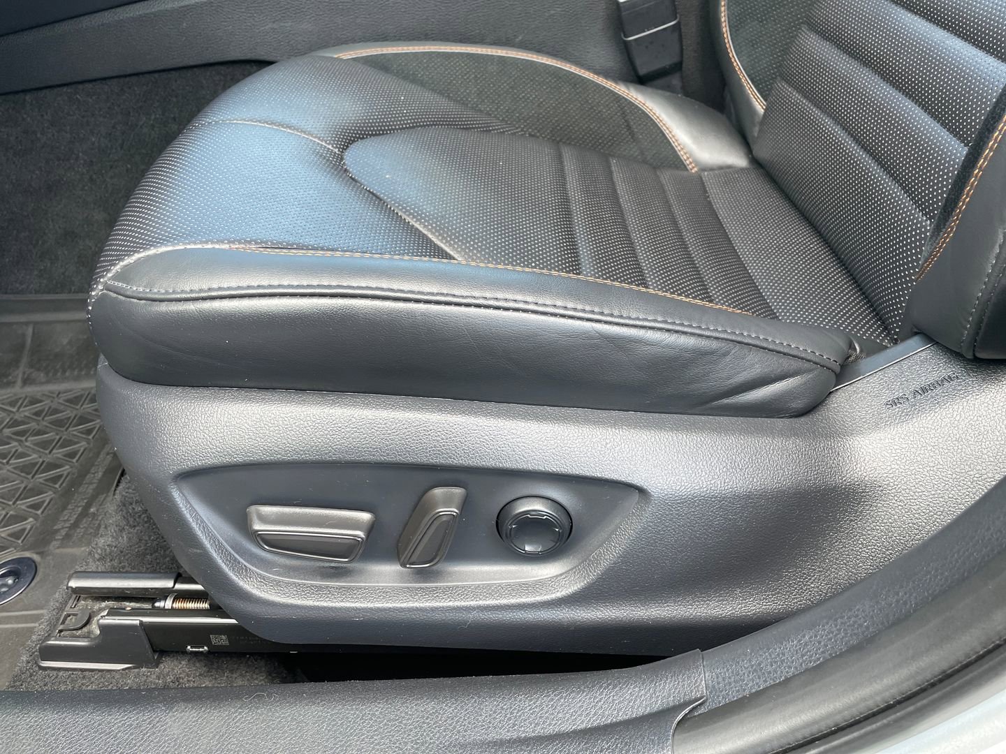 Certified 2019 Toyota Avalon Touring w/ All Weather Liner Package FWD image 15