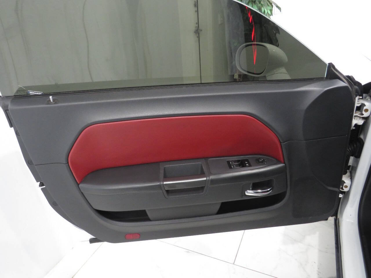 Used 2013 Dodge Challenger SXT RWD image 21