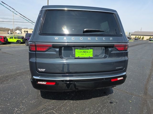 Used 2024 Jeep Wagoneer Series III w/ Premium Group I AWD/4WD image 7