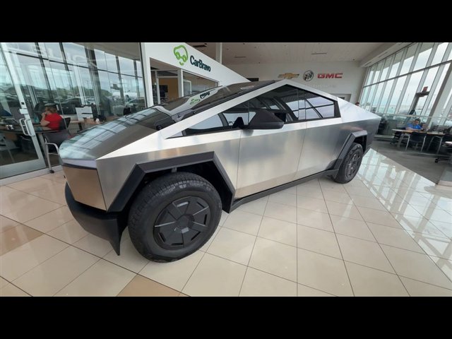 Used 2024 Tesla Cybertruck AWD Crew Cab image 4
