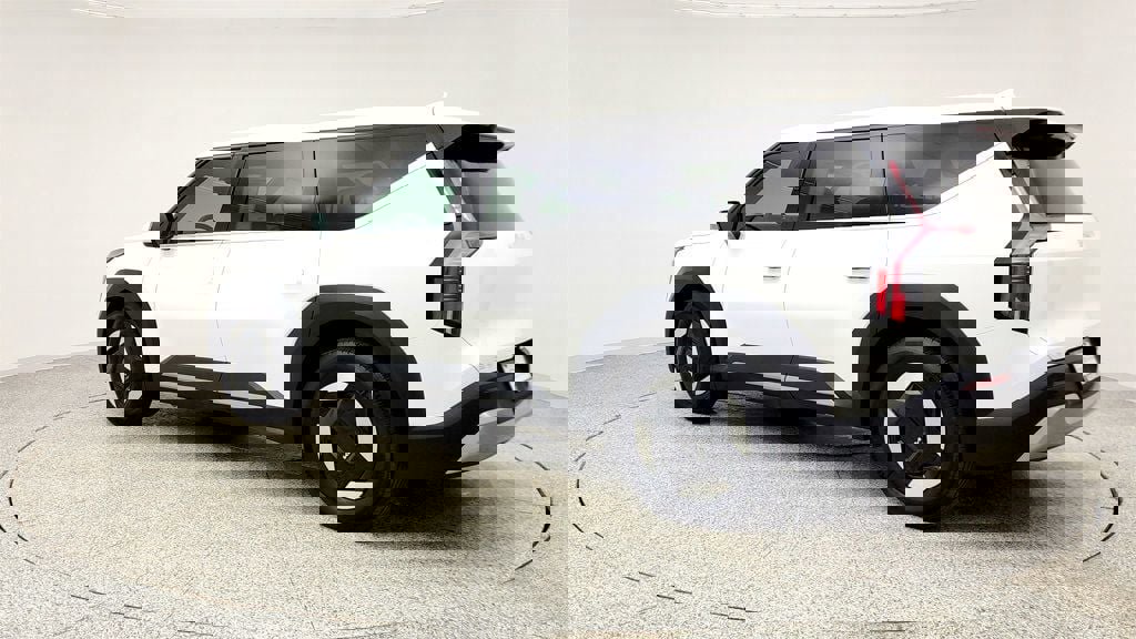 Used 2024 Kia EV9 Light image 7