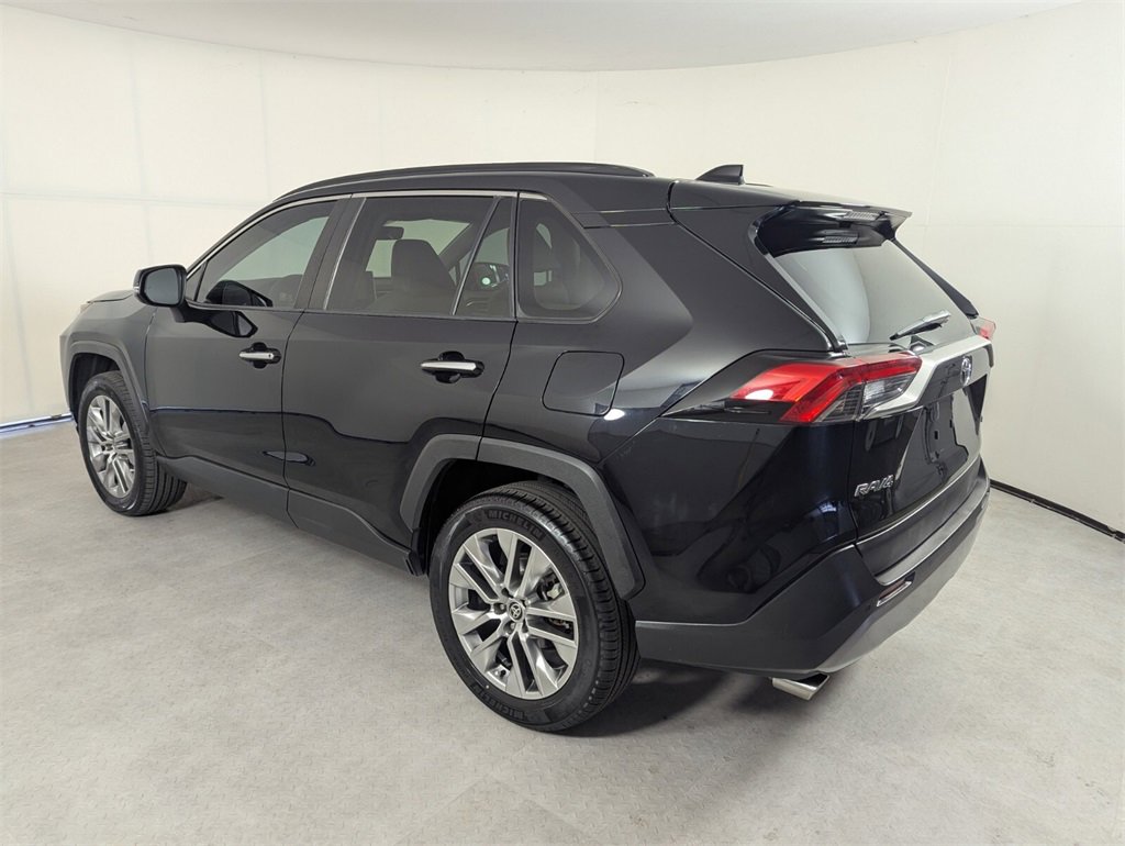 Used 2022 Toyota RAV4 Limited image 6