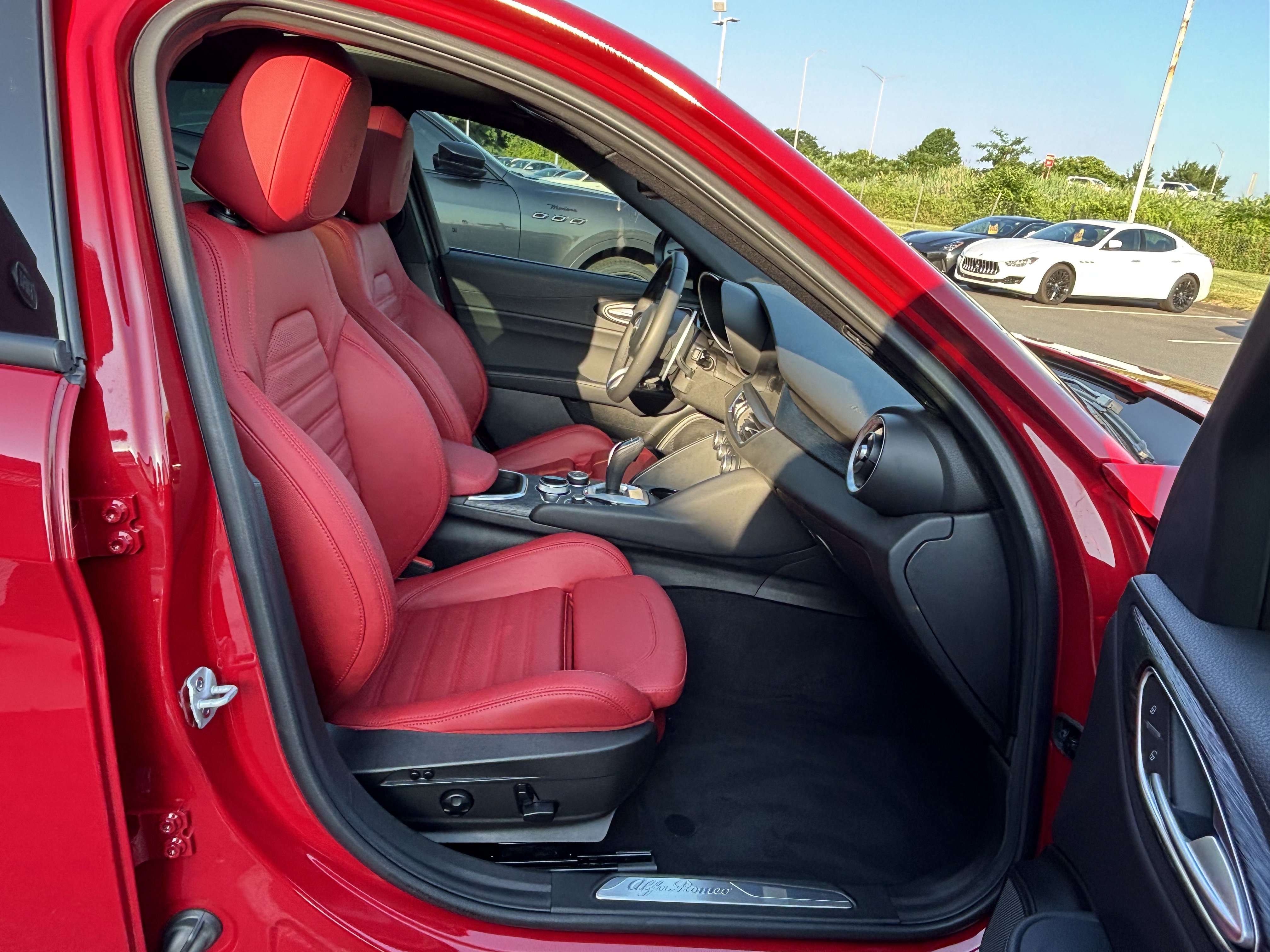 Certified 2024 Alfa Romeo Giulia Sprint RWD image 31